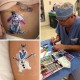 Детский хирург оставляет рисунки на повязках, чтобы деткам после операции не было грустно