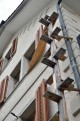 Лестницы в Швейцарии по фасаду домов.Для кого они?